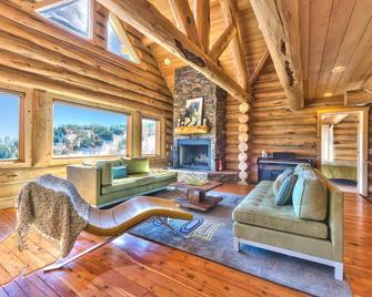 Ski in/Ski Out Powder Chalet - Best Location on Powder Mountain - Eden - Living room