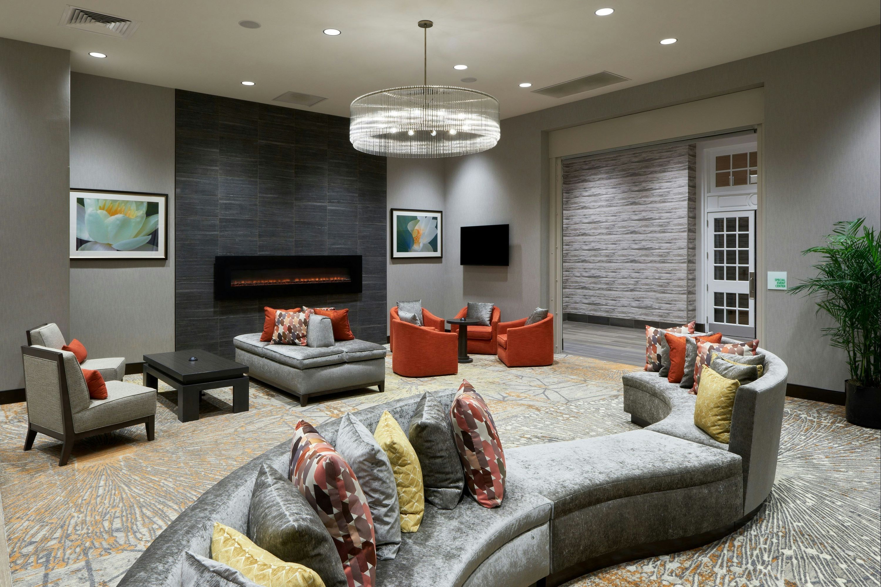 Holiday Inn & Suites Philadelphia W - Drexel Hill By IHG