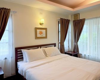 The Nine Bed & Restaurant - Kanchanaburi
