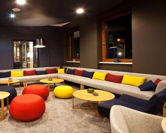 Holiday Inn Express Saarbrücken By IHG - Saarbrücken - Lounge