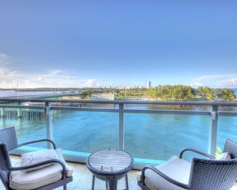 Ritz Carlton Hotel at Bal Harbour FL, 1147ft2! - Bal Harbour - Pool