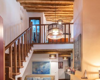 The Varos Residences Hotel - Város - Sala de estar