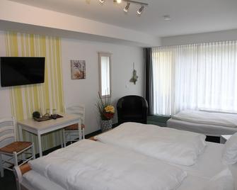 Haus Mariandl - Düsseldorf - Bedroom