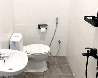 Double Bedroom with Shared Bathroom - Bandar Seri Begawan - Bathroom