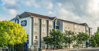 Microtel Inn and Suites by Wyndham Austin Airport - אוסטין