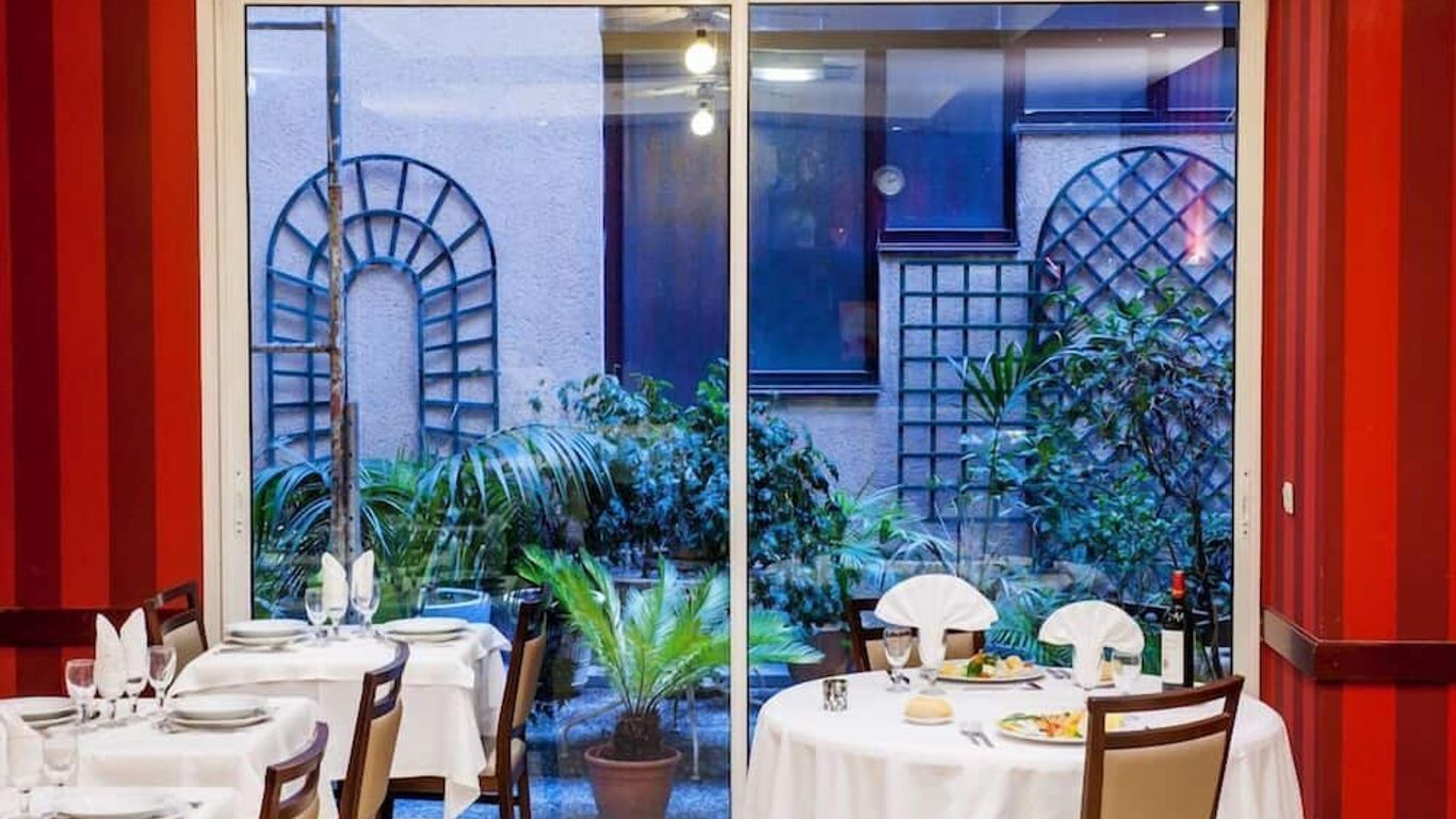 호텔 생 소베르 루르드