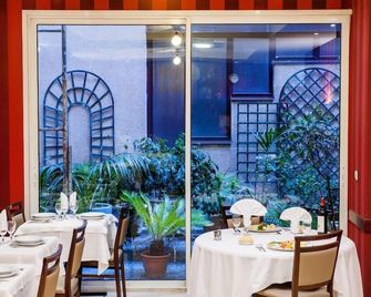 Hotel Saint Sauveur - לורד - מסעדה