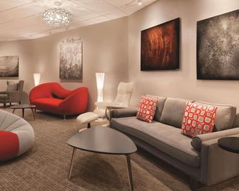 Radisson Cincinnati Riverfront - Covington - Sala de estar