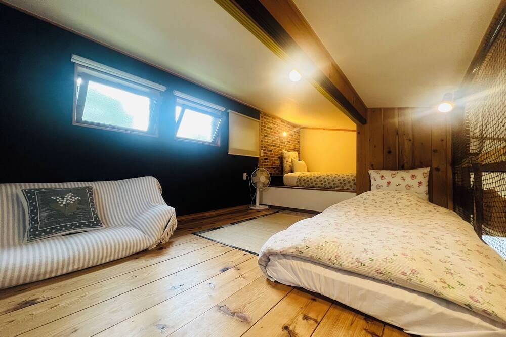 ستاي نيكو جست هاوس – هوستل