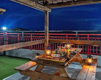 Gold Beach Resort - Yeosu - Balcón