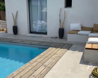 Le Cabanon de Val - Gassin - Pool