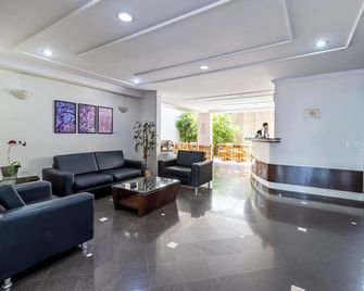 Golden Suite Hotel - קמפינאס - לובי