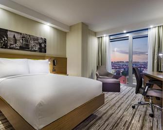 Hampton by Hilton Istanbul Atakoy - Istanbul - Schlafzimmer
