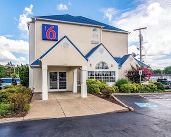 Motel 6 Chattanooga Downtown - Chattanooga - Building