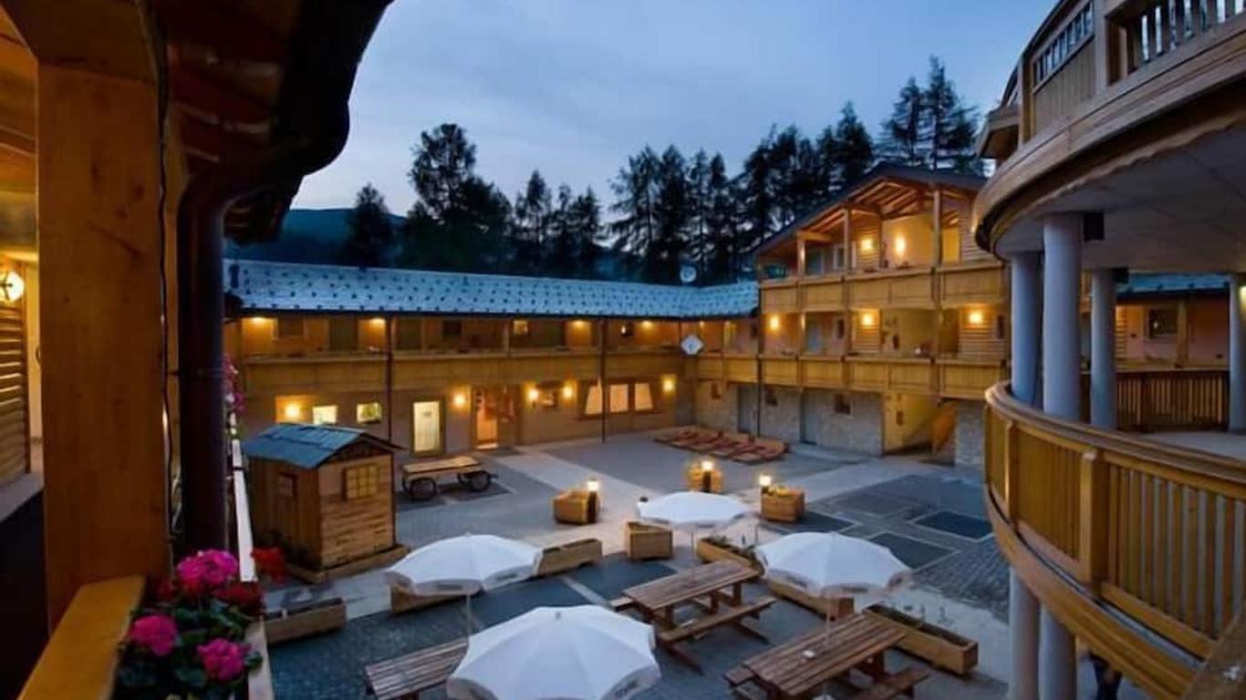 Boscone Suite Hotel