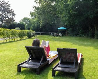 Countryside Escape for Friends and Family - Haslemere - Innenhof