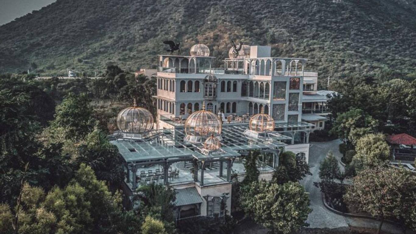 The Royal Retreat Resort and Spa