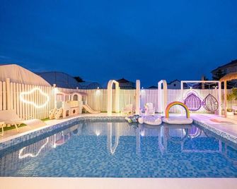 Yunian Hostel - Shanghai - Piscina