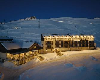 Alpina Hotel - Gudauri - Building