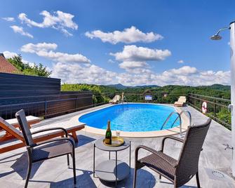 Awesome Home In Jalzabet With Kitchen - Varazdinske Toplice - Piscina