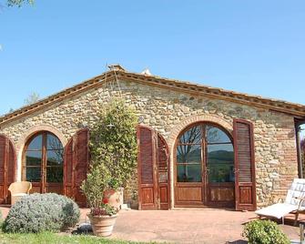 La Casetta - lovingly designed vacation home in the countryside, panoramic location, pool - Casole d'Elsa - Edificio