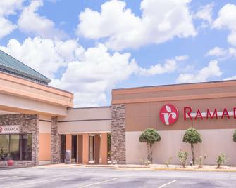 Ramada by Wyndham Macon - Macon - Rakennus