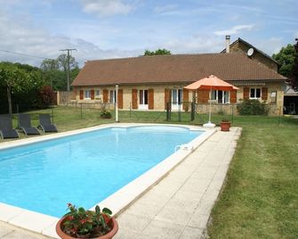 Holiday home with pool, enclosed garden - Saint-Pompont - Pool