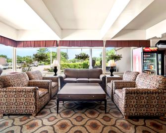 Best Western Merry Manor Inn - סאות' פורטלנד - טרקלין