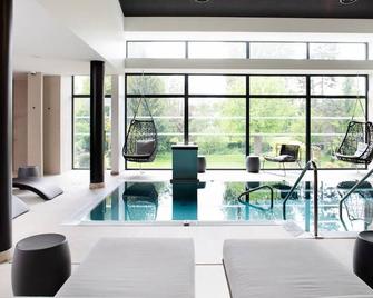 Le Richebourg Hotel Restaurant & Spa - Vosne-Romanée - Piscina
