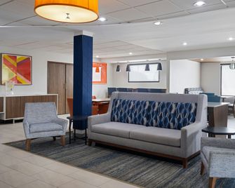 Holiday Inn Express Toledo North By IHG - Toledo - Salónek