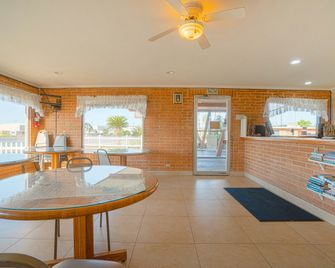 Vali Ho Motel By OYO Weslaco Mercedes - Weslaco - Lobby