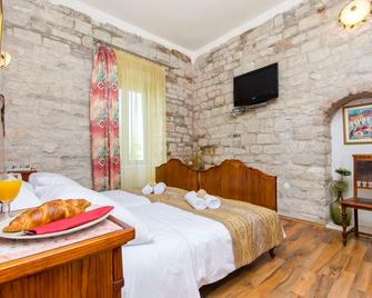 Palace DeRossi - Trogir