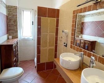Dolce Vita Suite Alghero - Alghero - Bathroom