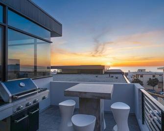Ocean View | Steps to DT Manhattan Beach|King Beds - Manhattan Beach - Balkon