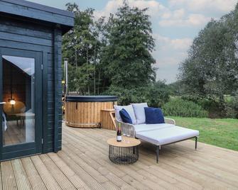 Bee Hive - Oakham - Patio