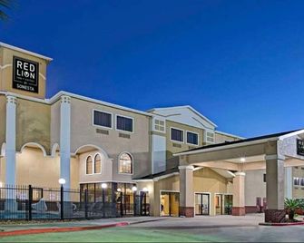 Red Lion Inn & Suites Iah Airport East - האמבל - בניין
