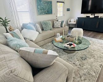 Connecticut Waterfront Home, With Hot Tu - Rocky Hill - Obývací pokoj