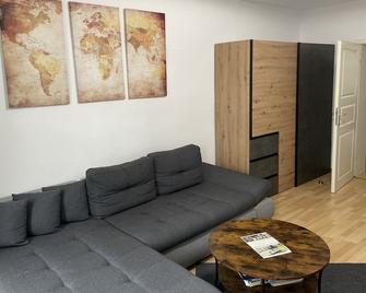 Unterkunft direkt an der Schelfkirche - Schwerin - Living room
