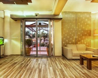 بيريا هوتل - ثيسالونيكي - ردهة