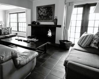 Tarn Country House - Plettenberg Bay - Living room