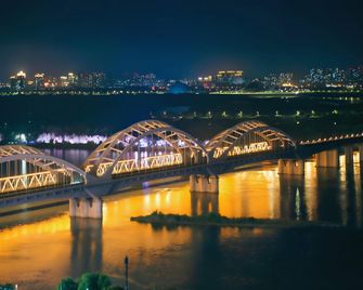 Sunset River View Homestay (Central Street Branch) - Harbin - Soveværelse