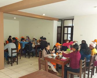 Hotel Yuraq Wasi - Chivay - Restaurant