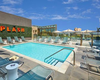 SpringHill Suites by Marriott at Anaheim Resort/Convention Center - Anaheim - Pool