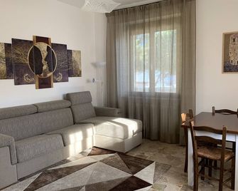 Accogliente appartamento ristrutturato Letizia - San Benedetto del Tronto - Living room