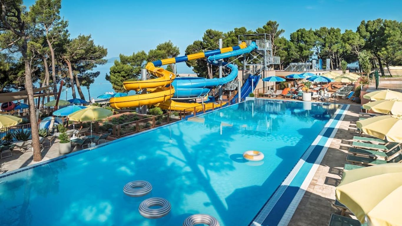 صني ماكارسكا باي فالامار