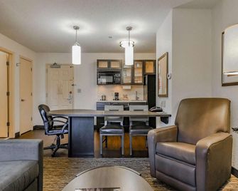 Sonesta Simply Suites Clearwater - Clearwater - Dining room