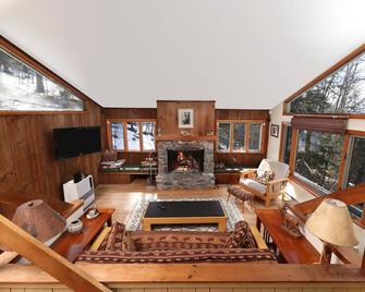 Mountain cabin with views, privacy, and more. - Campton - Sala de estar