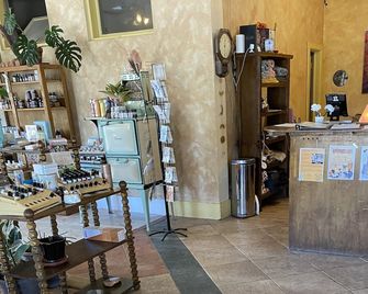 Charles Hotsprings - Truth or Consequences - Front desk