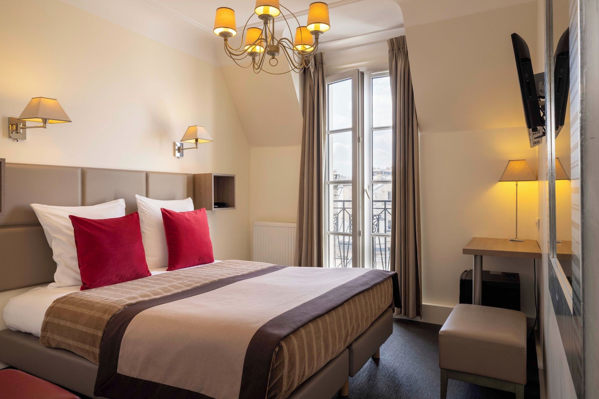 فندق سانت بيير باريس