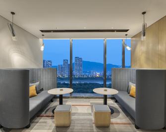 Crowne Plaza Quanzhou Riverview - Quanzhou - Лаунж